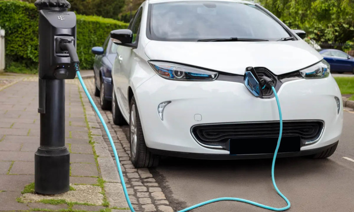 Voitures électriques : Le manque de bornes de recharge freine leur essor !