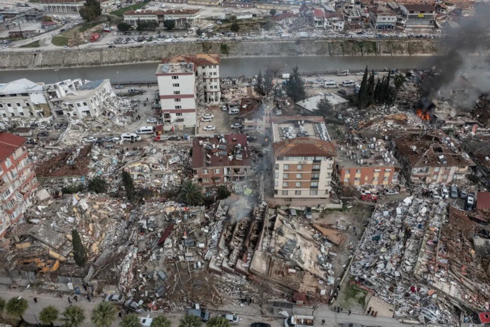Tremblement de terre : Un bilan provisoire de plus de 9.500 morts et 40.000 blessés