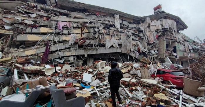 Tremblement de terre : Commence le défi de loger les sans abris Tremblement de terre : Commence le défi de loger les sans abris