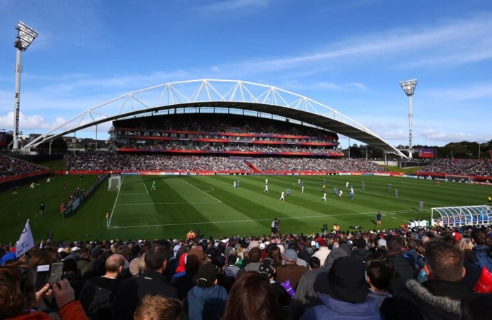 La FIFA organise les barrages qualificatifs au Mondial féminin 2023 /  Deux sélections africaines en sont concernées :  Dans la nuit de ce vendredi à samedi, le Sénégal joue son premier match face à Haïti  La FIFA organise les barrages qualificatifs au Mondial féminin 2023 /  Deux sélections africaines en sont concernées :  Dans la nuit de ce vendredi à samedi, le Sénégal joue son premier match face à Haïti