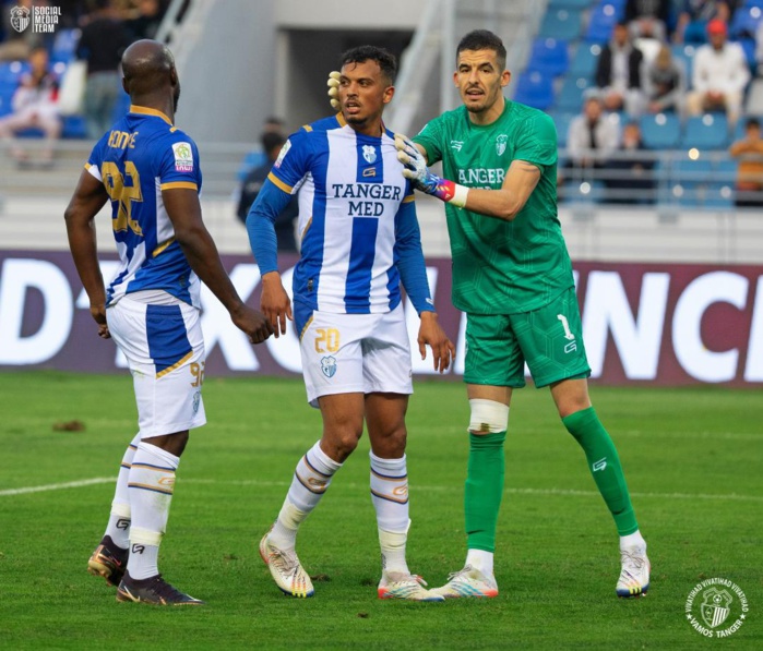 La défense intraitable autour de Gaya meilleur joueur. La défense intraitable autour de Gaya meilleur joueur.