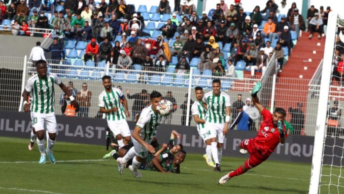 Botola Pro D1 / DHJ-ASFAR (0-1) : Les Jdidis s'inclinent à domicile face au leader Botola Pro D1 / DHJ-ASFAR (0-1) : Les Jdidis s'inclinent à domicile face au leader