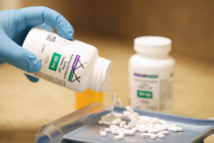 Hydroxychloroquine : Les dessous du retrait tardif d’une molécule contestée Hydroxychloroquine : Les dessous du retrait tardif d’une molécule contestée