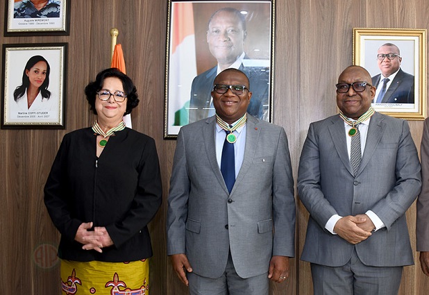 Latifa Akharbach élevée au grade de commandeur de l'Ordre du mérite en Côte d'Ivoire Latifa Akharbach élevée au grade de commandeur de l'Ordre du mérite en Côte d'Ivoire