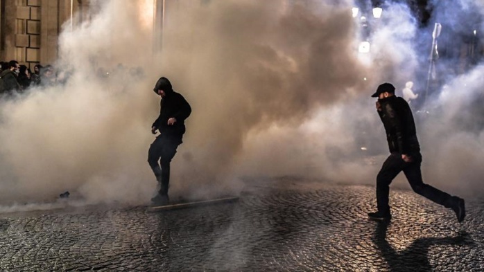 Réforme des retraites : Rassemblements et tensions à Paris et dans plusieurs villes Réforme des retraites : Rassemblements et tensions à Paris et dans plusieurs villes