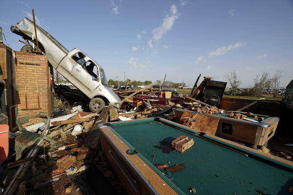 Intempéries : Le Mississipi dévasté par des tornades