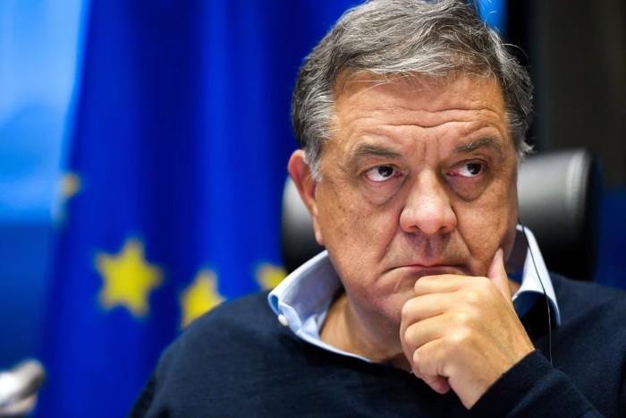 Qatargate: l'eurodéputé Antonio Panzeri libéré et assigné à son domicile à Bruxelles Qatargate: l'eurodéputé Antonio Panzeri libéré et assigné à son domicile à Bruxelles