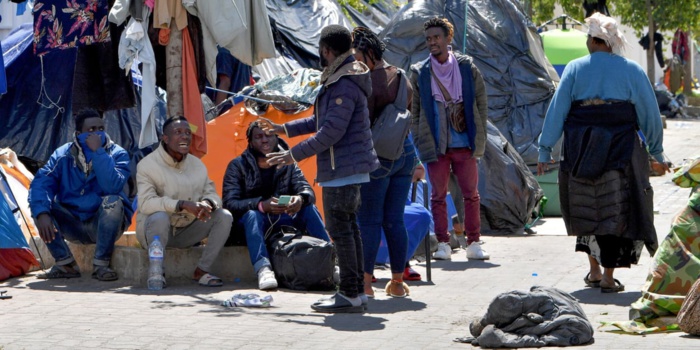 Tunisie: La police disperse des migrants installés devant le siège du HCR Tunisie: La police disperse des migrants installés devant le siège du HCR