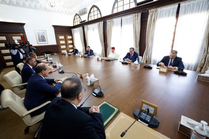 Dialogue social : Aziz Akhannouch réunit les syndicats dans un "round" décisif 