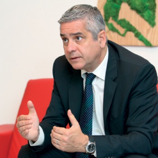 Parcs solaires et éoliens : Retour sur une success story marocaine Parcs solaires et éoliens : Retour sur une success story marocaine