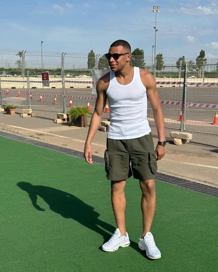 Football :  Kylian Mbappé prend goût au karting du circuit Moulay El Hassan de Marrakech