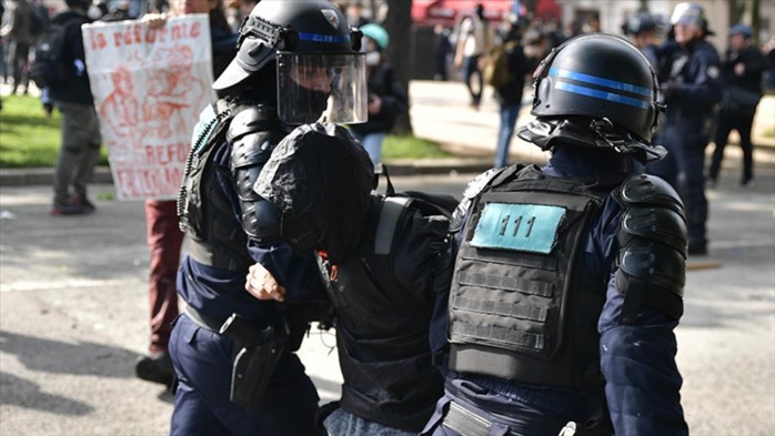 1er Mai en France: 540 personnes arrêtées et 406 policiers et gendarmes blessés 1er Mai en France: 540 personnes arrêtées et 406 policiers et gendarmes blessés