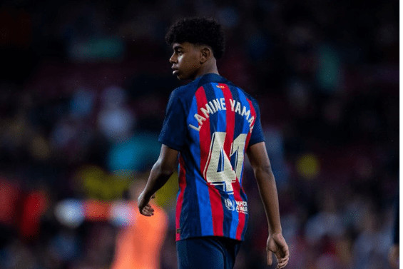 Lamine Jamal du FC Barcelone : Deux grands clubs et deux pays veulent ce Marocain de 15 ans Lamine Jamal du FC Barcelone : Deux grands clubs et deux pays veulent ce Marocain de 15 ans