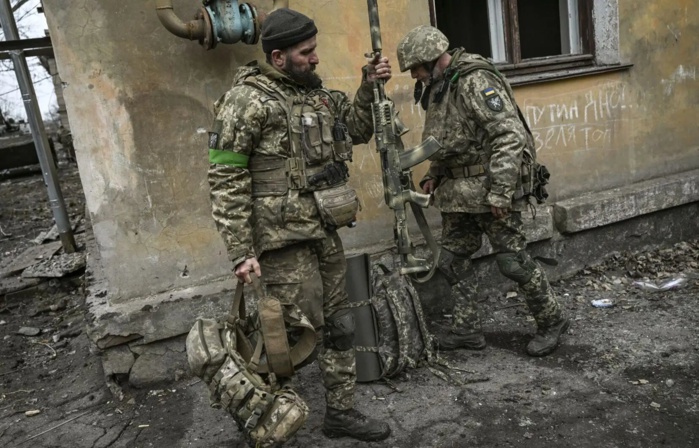 Guerre en Ukraine: Wagner à Bakhmout, attaque de drones sur Kiev Guerre en Ukraine: Wagner à Bakhmout, attaque de drones sur Kiev