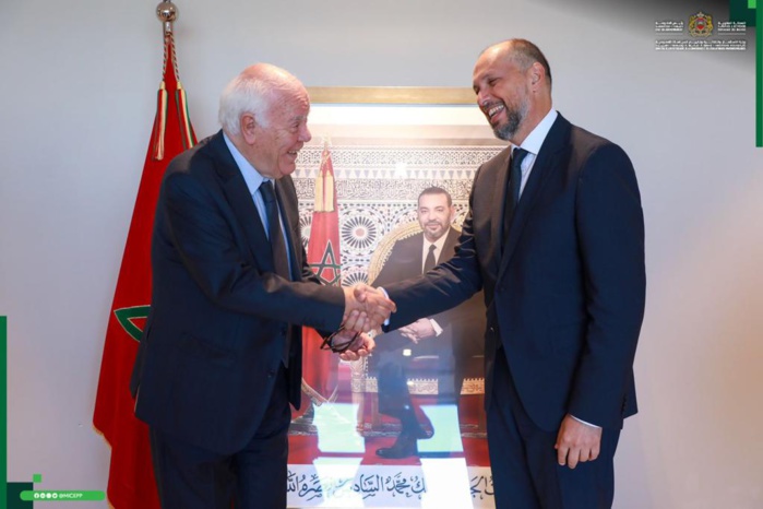 Export et investissement : réunion de travail entre Jazouli et une délégation de l'ASMEX Export et investissement : réunion de travail entre Jazouli et une délégation de l'ASMEX