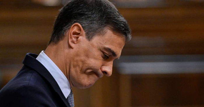 Déroute sans appel du Parti socialiste aux élections régionales. Déroute sans appel du Parti socialiste aux élections régionales.