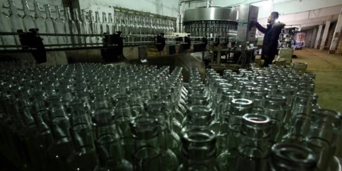 Vente d'alcool frelaté :Deux individus arrêtés suite à la mort de sept personnes à Meknès 