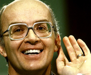 James Gaius Watt, né le 31 janvier 1938 à Lusk (Wyoming), est un homme politique américain. James Gaius Watt, né le 31 janvier 1938 à Lusk (Wyoming), est un homme politique américain.