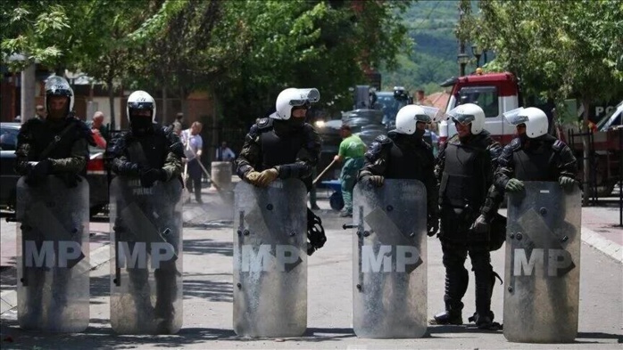 Kosovo : L'OTAN décide l’envoi de renforts après les heurts Kosovo : L'OTAN décide l’envoi de renforts après les heurts