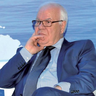 Président de l’Association Marocaine des Exportateurs (ASMEX), Hassan Sentissi porte depuis plusieurs années un projet ambitieux de bus électriques made in Morocco. Interview exclusive. Président de l’Association Marocaine des Exportateurs (ASMEX), Hassan Sentissi porte depuis plusieurs années un projet ambitieux de bus électriques made in Morocco. Interview exclusive.