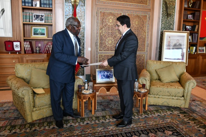 Nasser Bourita reçoit l'ancien président du Malawi, porteur d'une lettre à SM le Roi