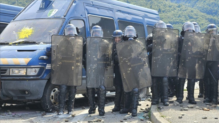 France : Près de 50 blessés graves dans des heurts entre forces de l’ordre et opposants