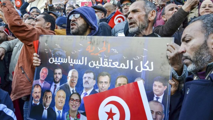 Tunisie : Manifestation pour "libérer des détenus politiques"