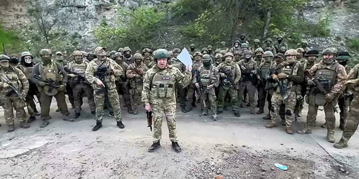 Wagner appelle à "stopper" le commandement russe après des frappes meurtrières démenties par Moscou Wagner appelle à "stopper" le commandement russe après des frappes meurtrières démenties par Moscou