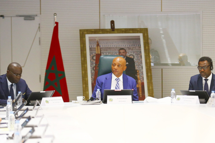 Le président de la CAF félicite le Maroc pour ses stades et infrastructures de football de "classe mondiale" Le président de la CAF félicite le Maroc pour ses stades et infrastructures de football de "classe mondiale"