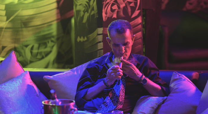 L’artiste, cible d’une faune « journalistique » profanatrice. L’artiste, cible d’une faune « journalistique » profanatrice.