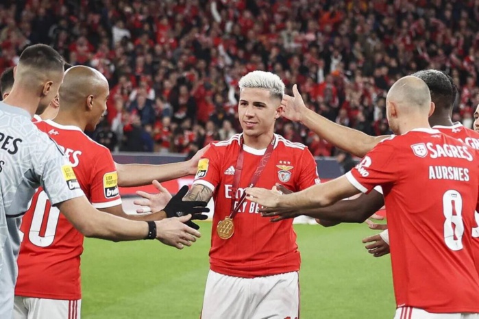 Foot et finance : Quel est le onze le plus cher de tous les temps ?