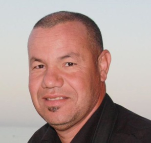 Expert des milieux sahariens et guide spécialisé dans le tourisme de nature, Brahim Bakass répond à nos questions sur le développement touristique dans les zones oasiennes. Expert des milieux sahariens et guide spécialisé dans le tourisme de nature, Brahim Bakass répond à nos questions sur le développement touristique dans les zones oasiennes.