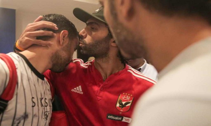 Footballeurs marocains de l’étranger : Chibi (Pyramids) giflé par Al Shahat (Ahly) on live ! Footballeurs marocains de l’étranger : Chibi (Pyramids) giflé par Al Shahat (Ahly) on live !