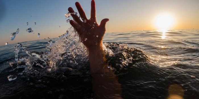 Tragédie à Témara : Un jeune homme meurt par noyade malgré les secours rapides Tragédie à Témara : Un jeune homme meurt par noyade malgré les secours rapides