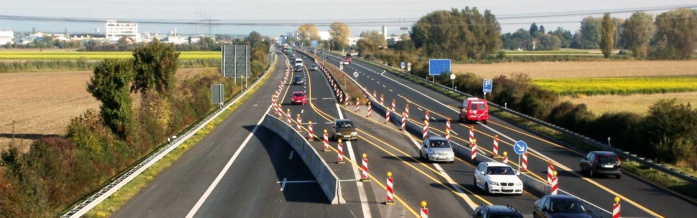 Travaux d'installation de passerelle : Perturbation de la circulation sur l'autoroute Tit Mellil-Casa Port Travaux d'installation de passerelle : Perturbation de la circulation sur l'autoroute Tit Mellil-Casa Port