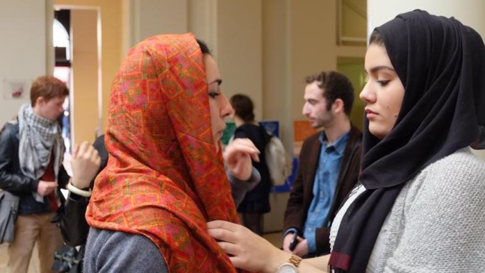 Islamophobie: Interdiction de l'abaya à l'école, la France insoumise monte au créneau