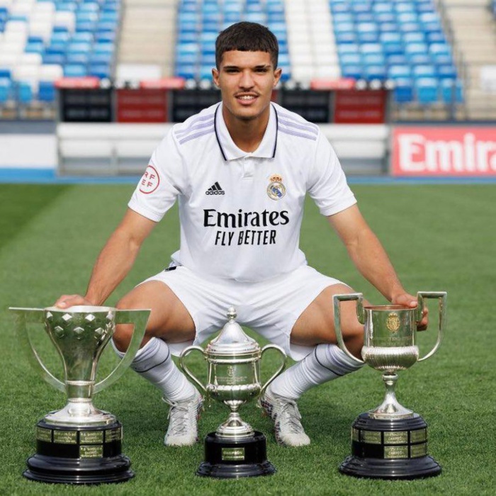 Equipe nationale : Regragui invite un Madrilène U17 chez les seniors ! Equipe nationale : Regragui invite un Madrilène U17 chez les seniors !