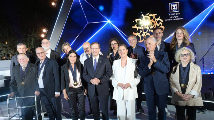 André Azoulay décoré par le président israélien Isaac Herzog