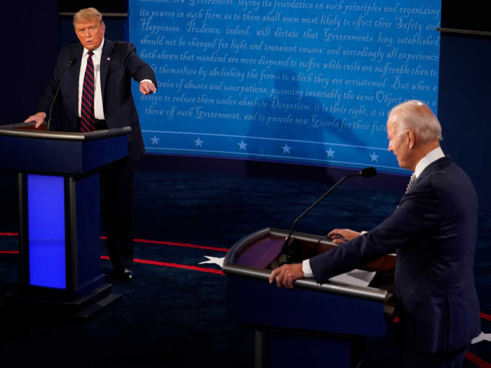 Présidentielles 2024: Biden et Trump au coude-à-coude dans les intentions de vote (sondage)
