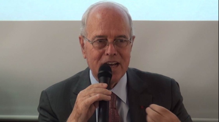 Grand-mères, mères, filles, sœurs et épouses Grand-mères, mères, filles, sœurs et épouses