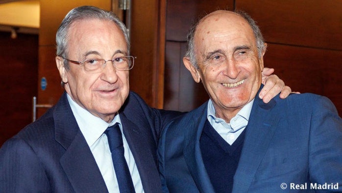 José Martínez Pirri avec le président du Real Madrid. Ph.Real Madrid José Martínez Pirri avec le président du Real Madrid. Ph.Real Madrid