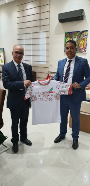 M. Chakib Benmoussa reçoit le Président de la Fédération Royale Marocaine de Rugby M. Chakib Benmoussa reçoit le Président de la Fédération Royale Marocaine de Rugby
