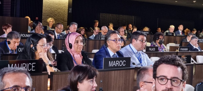 La présidente de l'AMAD aux côtés de l'ambassadeur du Maroc à l'UNESCO. La présidente de l'AMAD aux côtés de l'ambassadeur du Maroc à l'UNESCO.