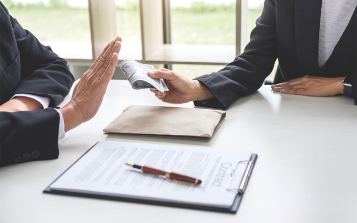 Lutte contre la corruption : Nouvelles pistes pour freiner les abus Lutte contre la corruption : Nouvelles pistes pour freiner les abus