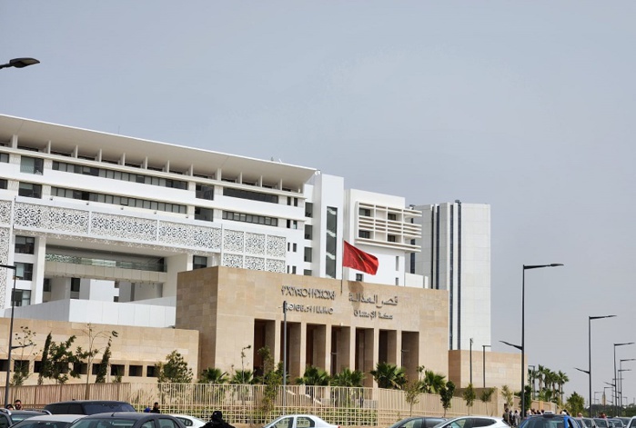 Affaire des "graines de fèves" : Quatre accusés écopent d'un an de prison avec sursis Affaire des "graines de fèves" : Quatre accusés écopent d'un an de prison avec sursis