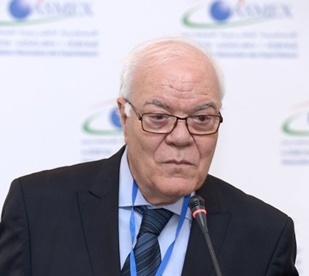 Pour le président de l’ASMEX, l’accord signé avec l’AMDIE est un pas en avant à saluer. Selon Hassan Sentissi, il permettra de clarifier de nombreux points d’incompréhension. Dans cette interview, le chef de file des exportateurs marocains se prononce sur le Projet de Loi de Finances 2024. Pour le président de l’ASMEX, l’accord signé avec l’AMDIE est un pas en avant à saluer. Selon Hassan Sentissi, il permettra de clarifier de nombreux points d’incompréhension. Dans cette interview, le chef de file des exportateurs marocains se prononce sur le Projet de Loi de Finances 2024.