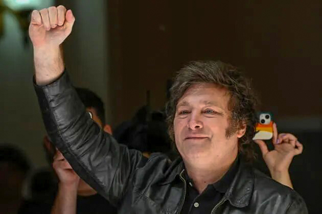 Argentine : L'ultralibéral Milei largement élu président Argentine : L'ultralibéral Milei largement élu président