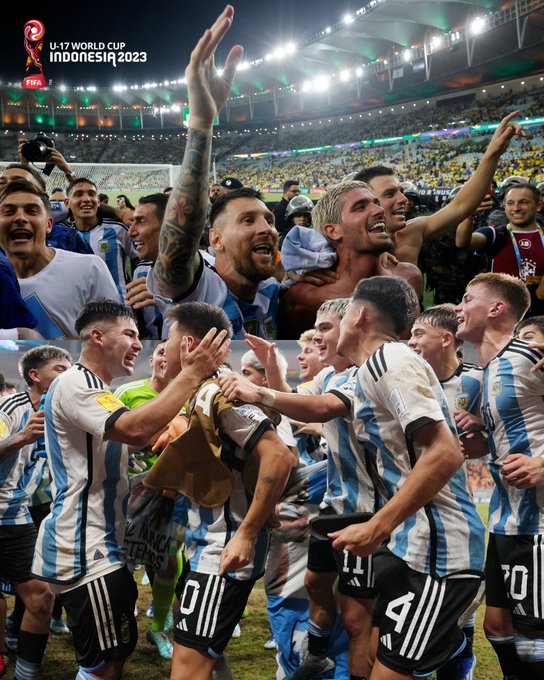 Joie argentine non-stop ! Battre le Brésil deux fois en une semaine, cela se fête ! Joie argentine non-stop ! Battre le Brésil deux fois en une semaine, cela se fête !