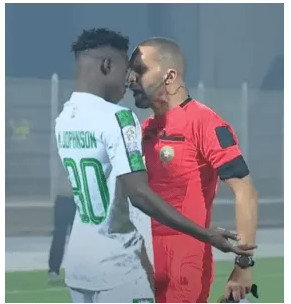 Botola D1 / J10:  l'arbitre international Redouane Jiyed pique une crise de nerf à ...Berrechid !