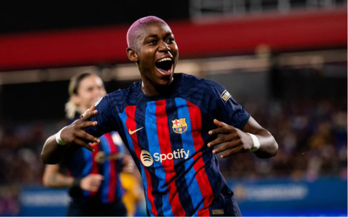 Asisat Oshoala a été nominéé au récent Ballon d'or de France Football Asisat Oshoala a été nominéé au récent Ballon d'or de France Football